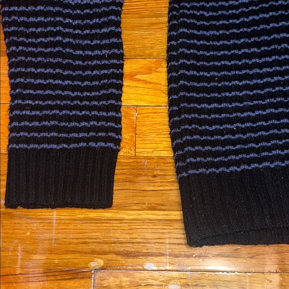 🌷 H&M Navy/Black Striped Sweater - Picture 9 of 11
